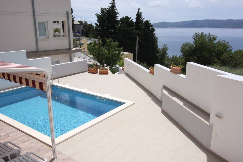 Photo of Outdoor in Mimice