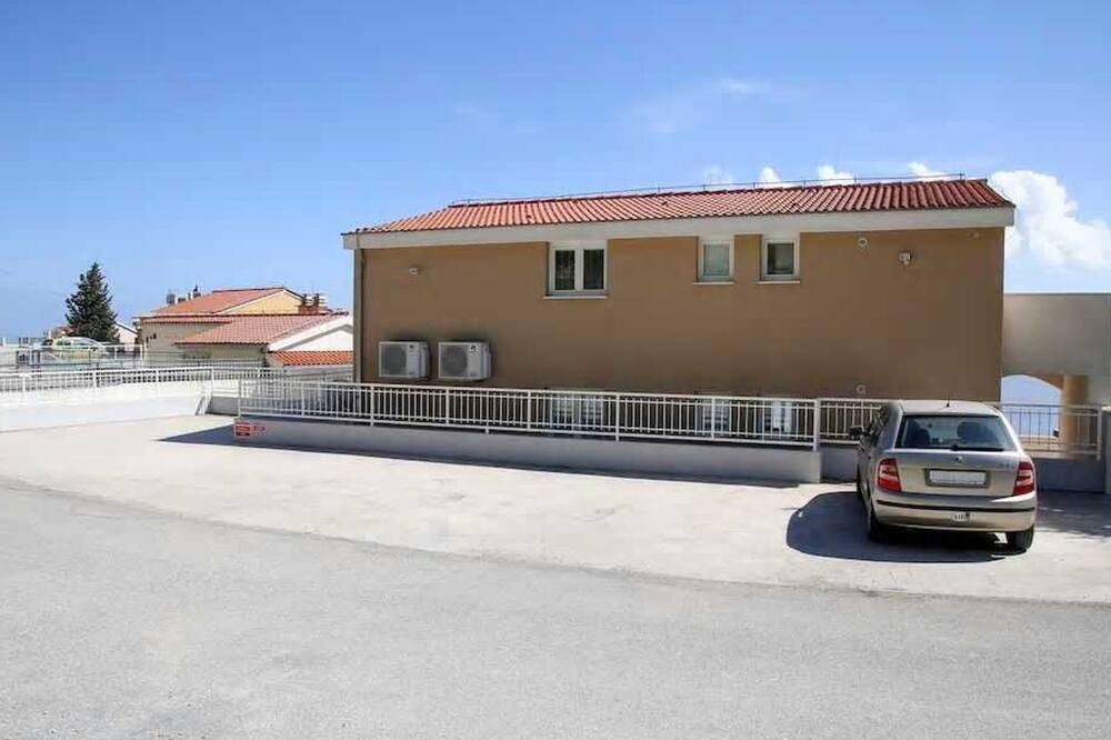 Photo of Outdoor in Mimice