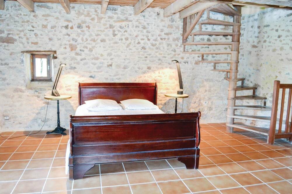 Photo of Bedroom in Loubejac