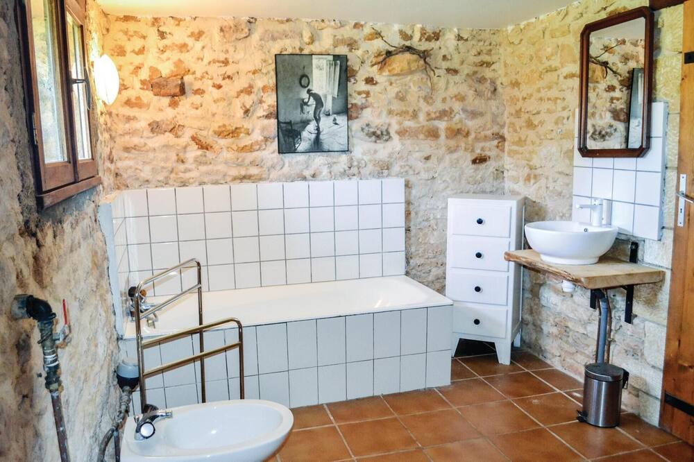 Photo of Bathroom in Loubejac