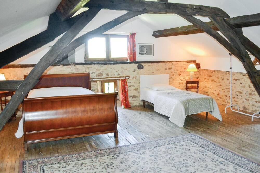 Photo of Bedroom in Loubejac