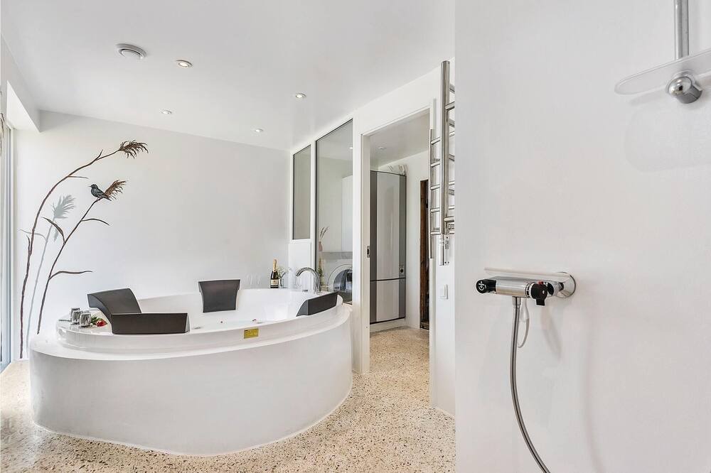 Photo of Bathroom in Ballum