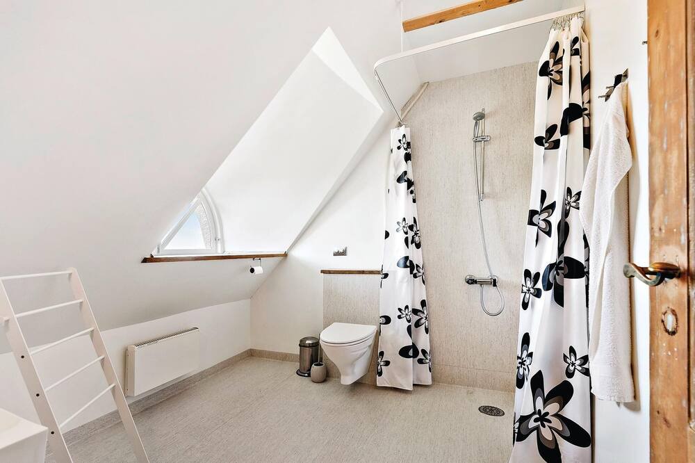Photo of Bathroom in Ballum