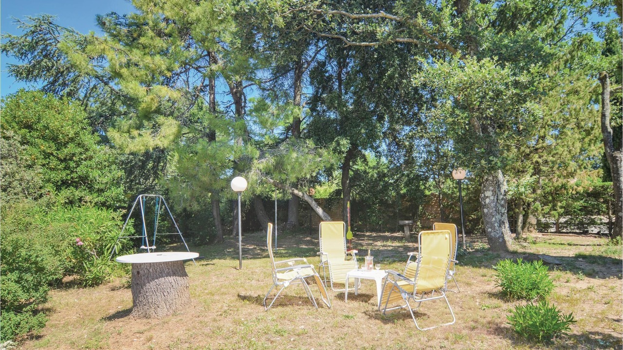 Photo of Outdoor in Saint-Laurent-La-Vernede