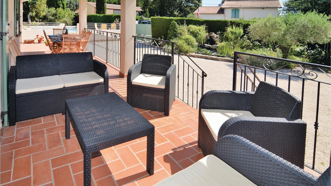 Photo of Outdoor in Saint-Laurent-La-Vernede