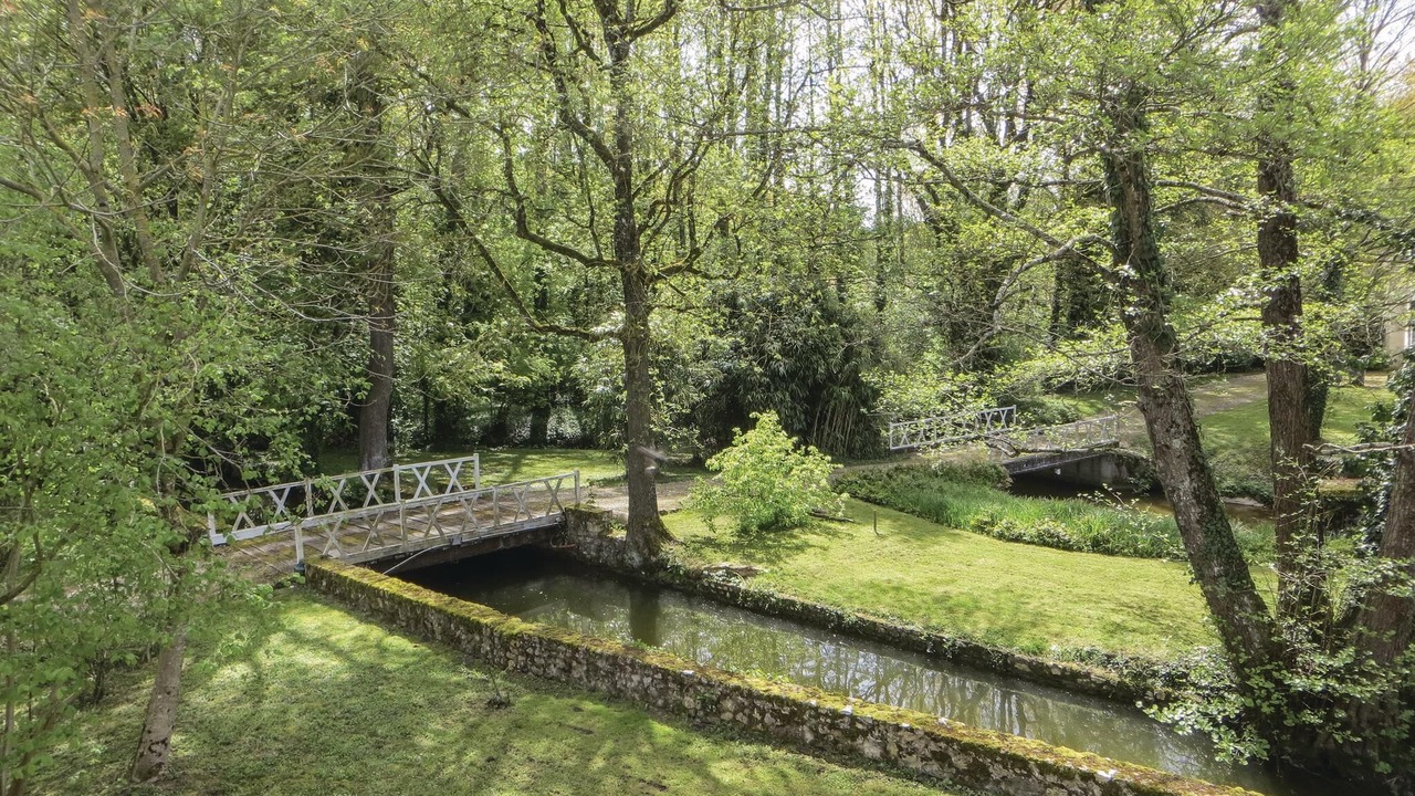 Photo of Outdoor in Noyant-Villages