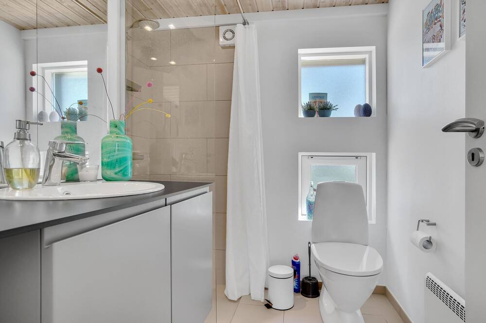Photo of Bathroom in Lonstrup
