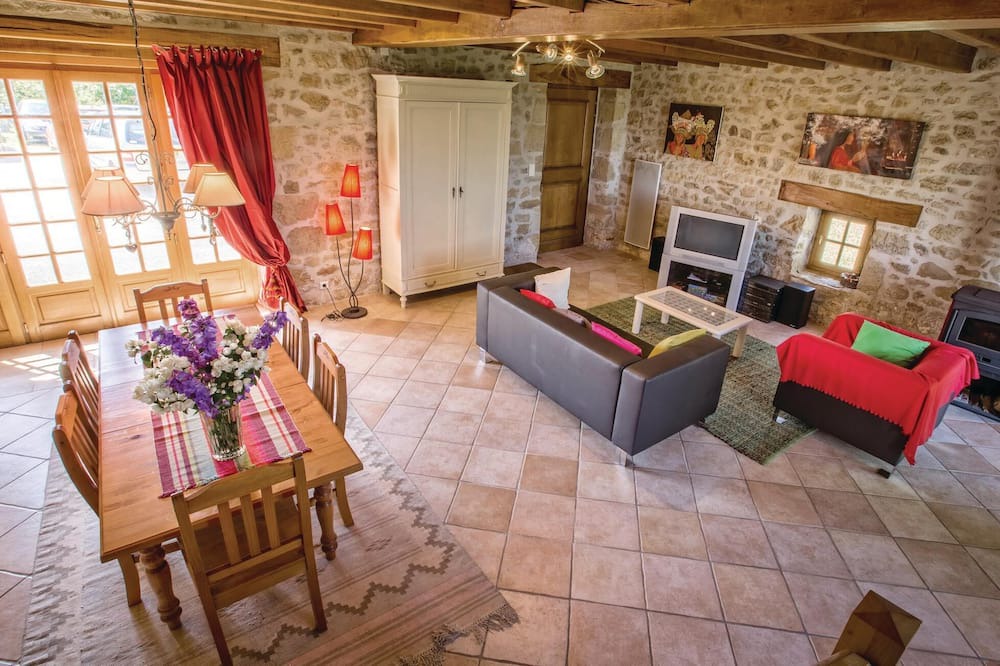 Photo of Bedroom in Yssandon