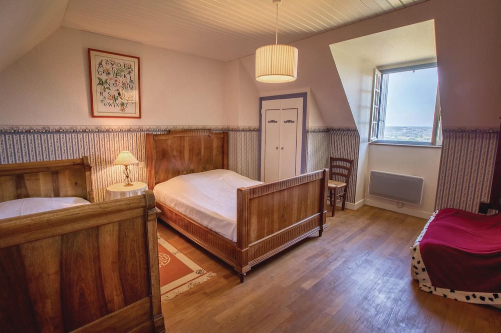 Photo of Others in Yssandon