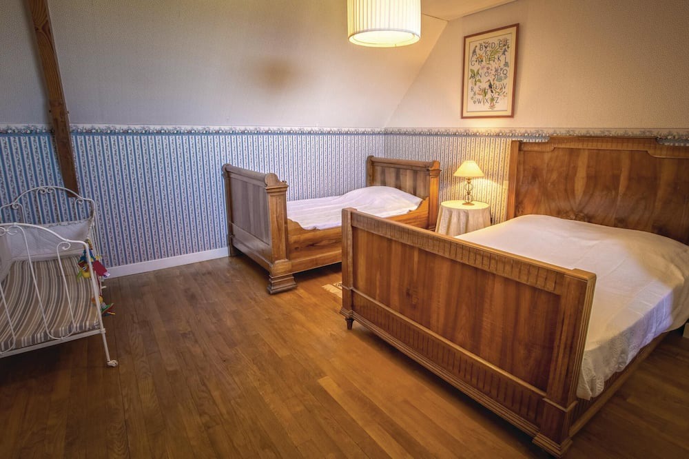 Photo of Others in Yssandon