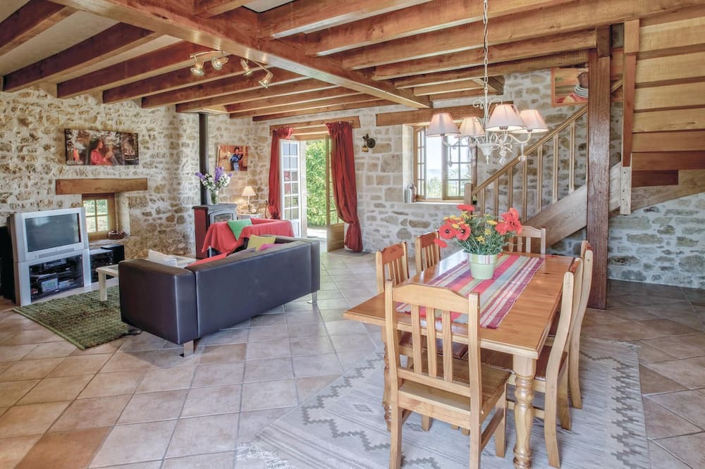 Photo of Bedroom in Yssandon