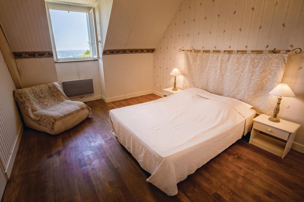 Photo of Others in Yssandon