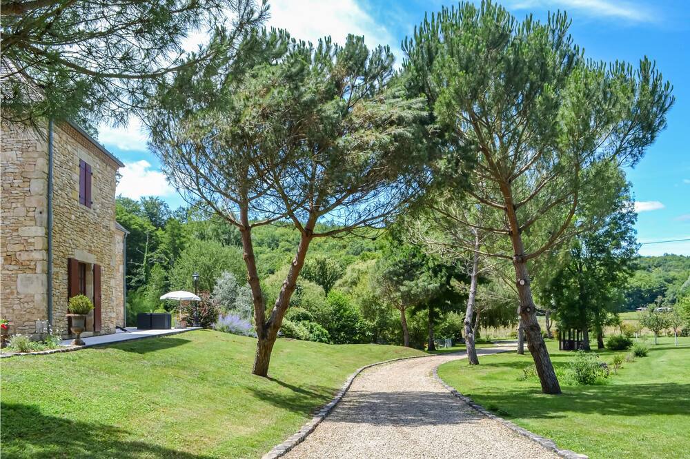 Photo of Others in Saint-Andre-dAllas