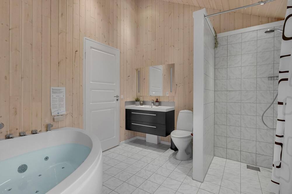 Photo of Bathroom in Pøt Strandby