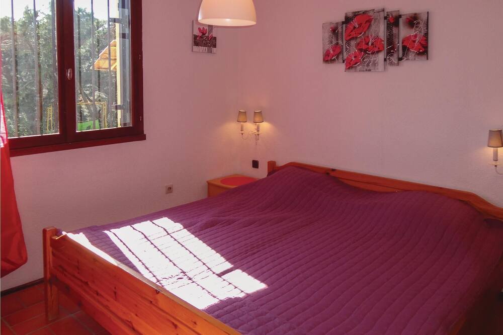 Photo of Bedroom in Cabrerolles