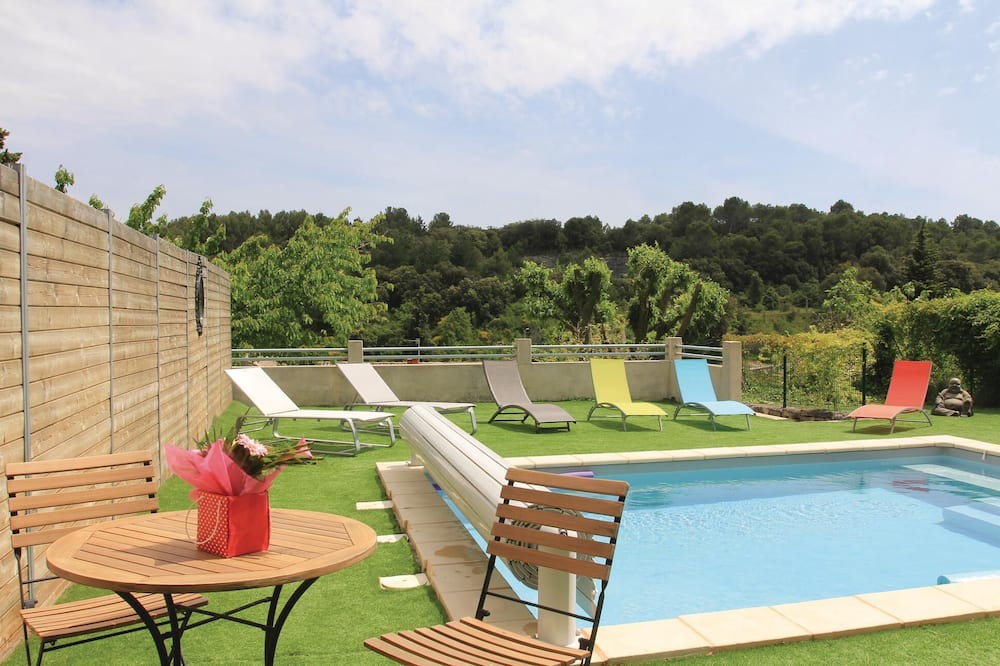 Photo of Outdoor in Saint-Restitut