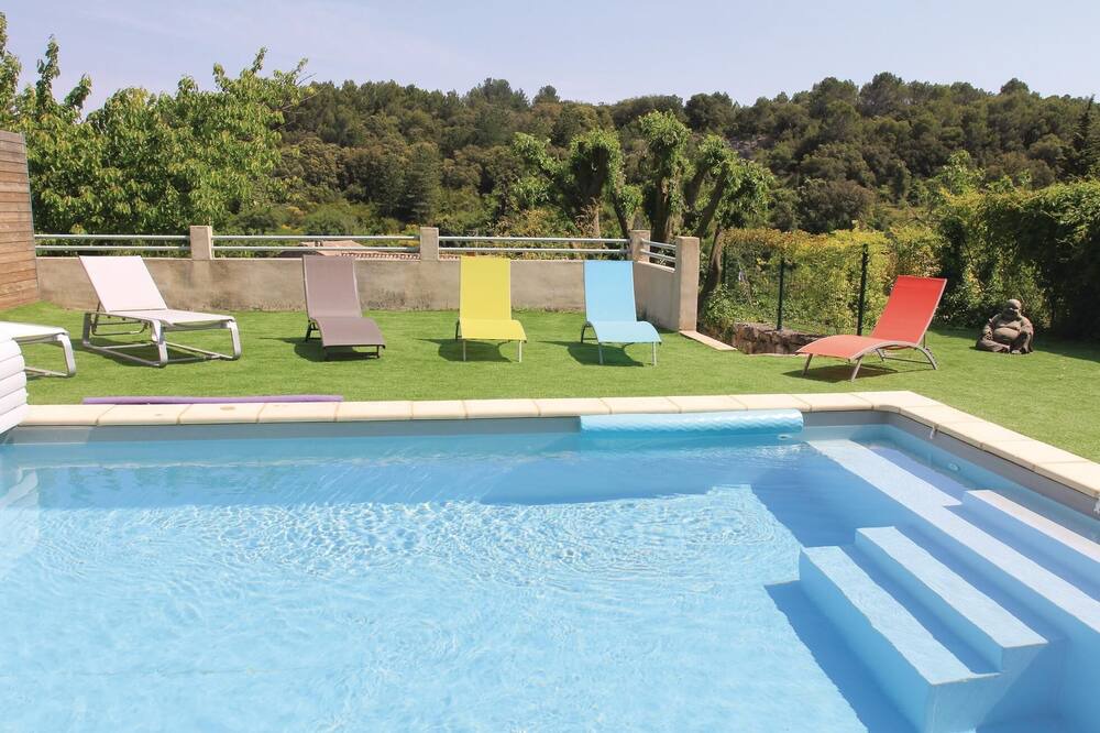 Photo of Outdoor in Saint-Restitut