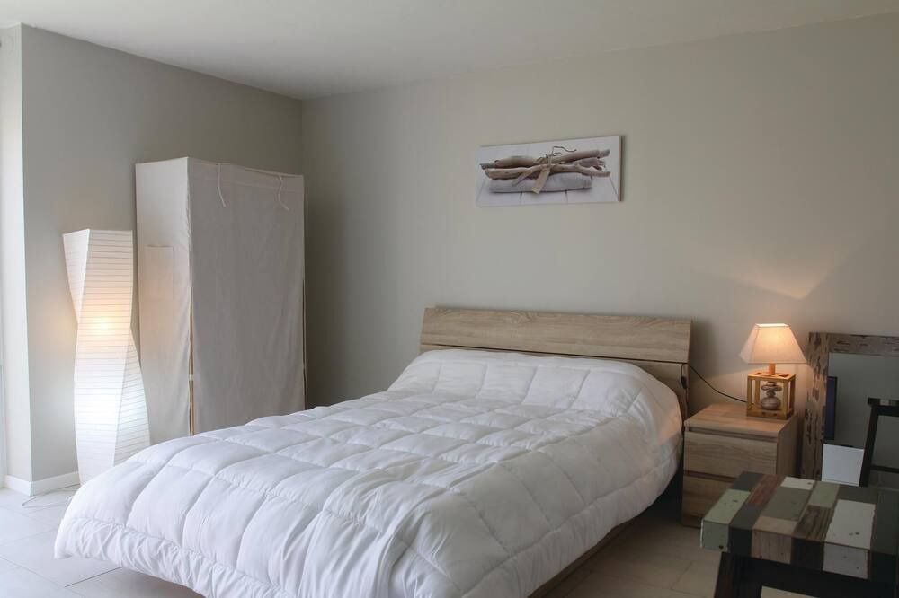 Photo of Bedroom in Saint-Restitut