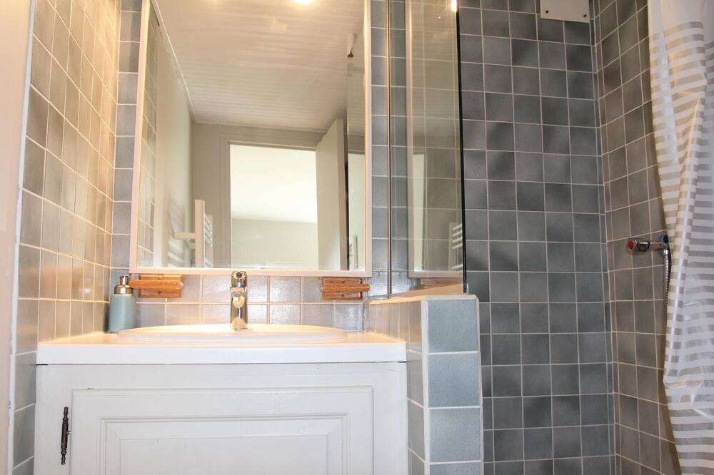 Photo of Bathroom in Saint-Restitut