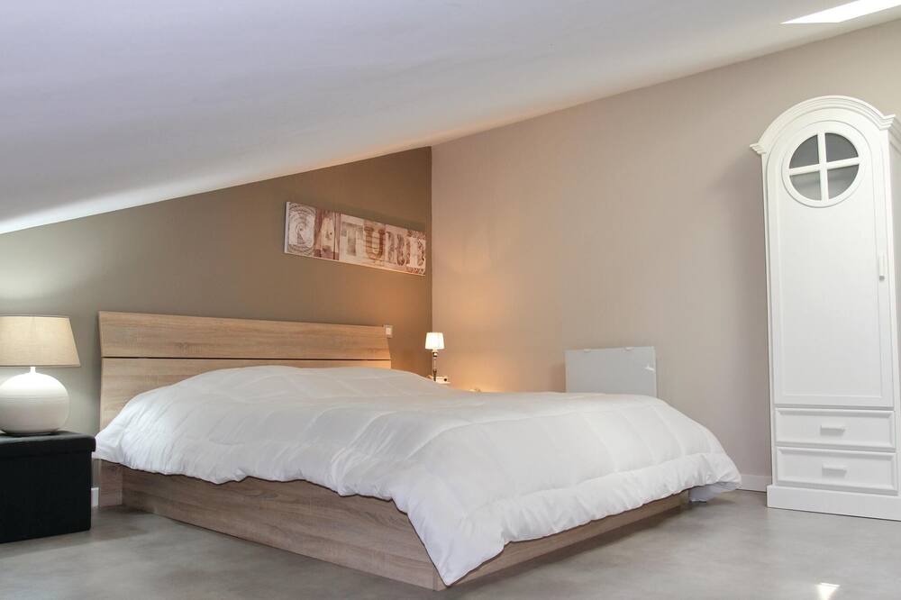 Photo of Bedroom in Saint-Restitut