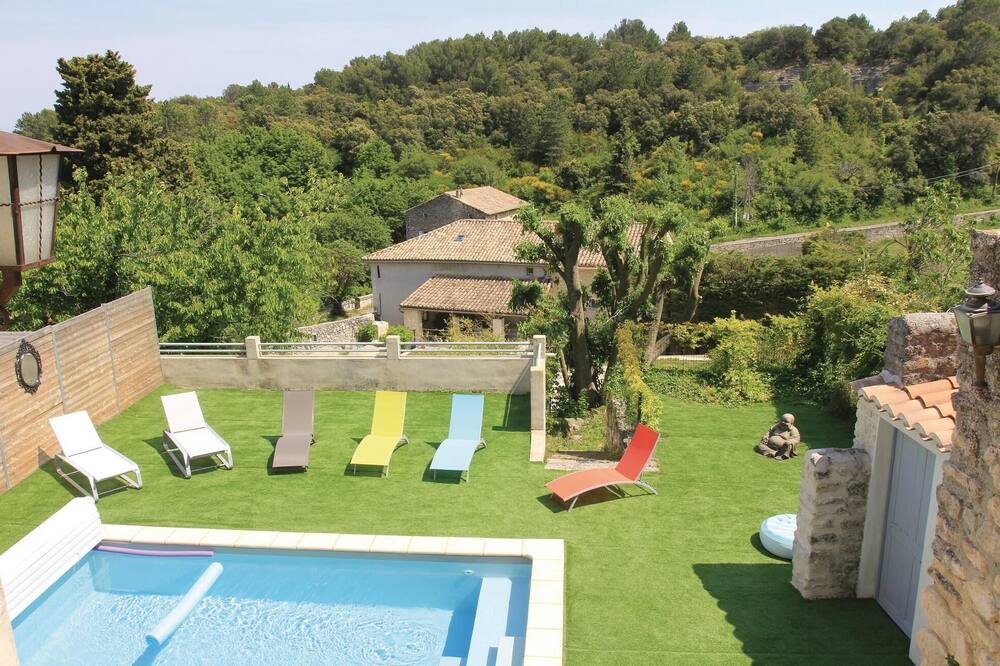 Photo of Outdoor in Saint-Restitut