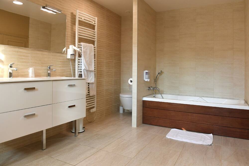 Photo of Bathroom in Les Cevennes