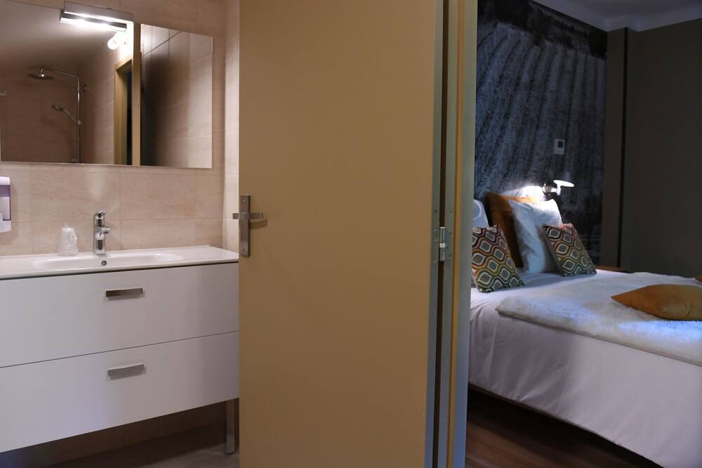 Photo of Bathroom in Les Cevennes