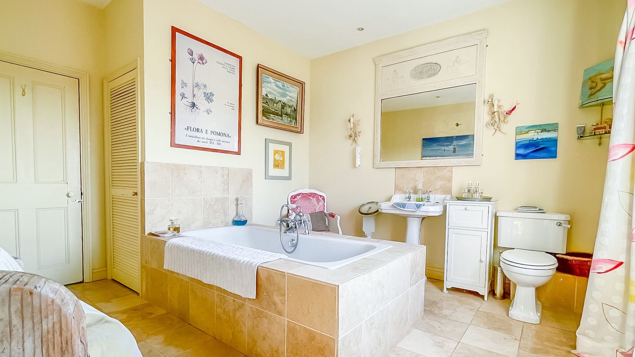 Photo of Bathroom in Lower Catesby