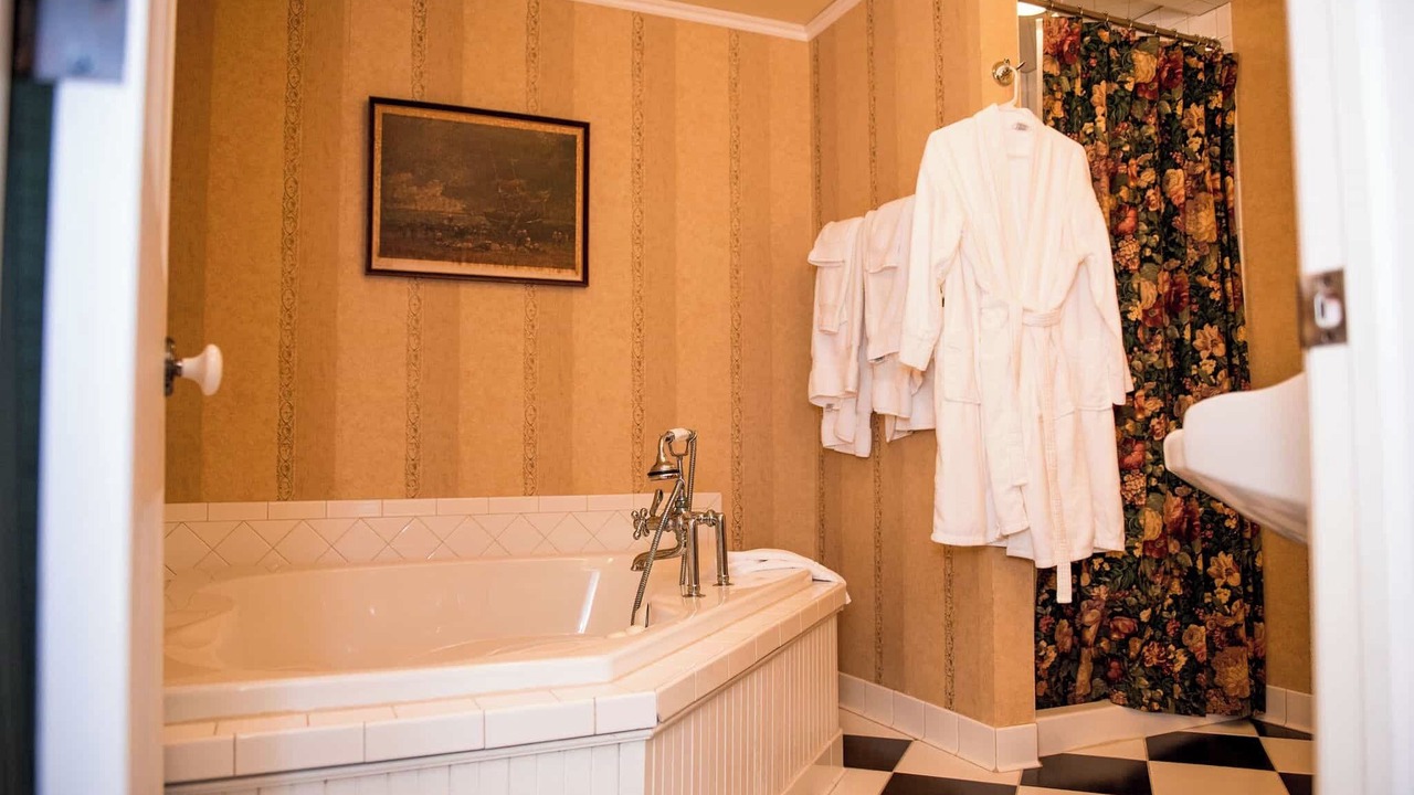 Photo of Bathroom in Auburn