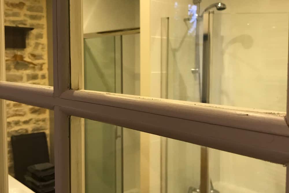 Photo of Bathroom in Saint-Gengoux-de-Scisse
