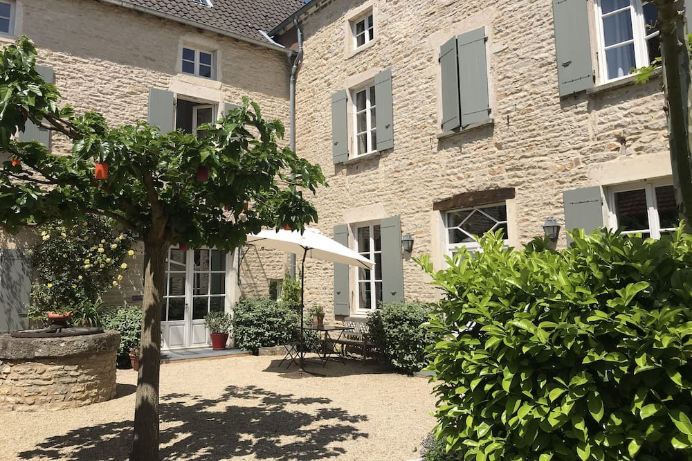 Photo of Outdoor in Saint-Gengoux-de-Scisse