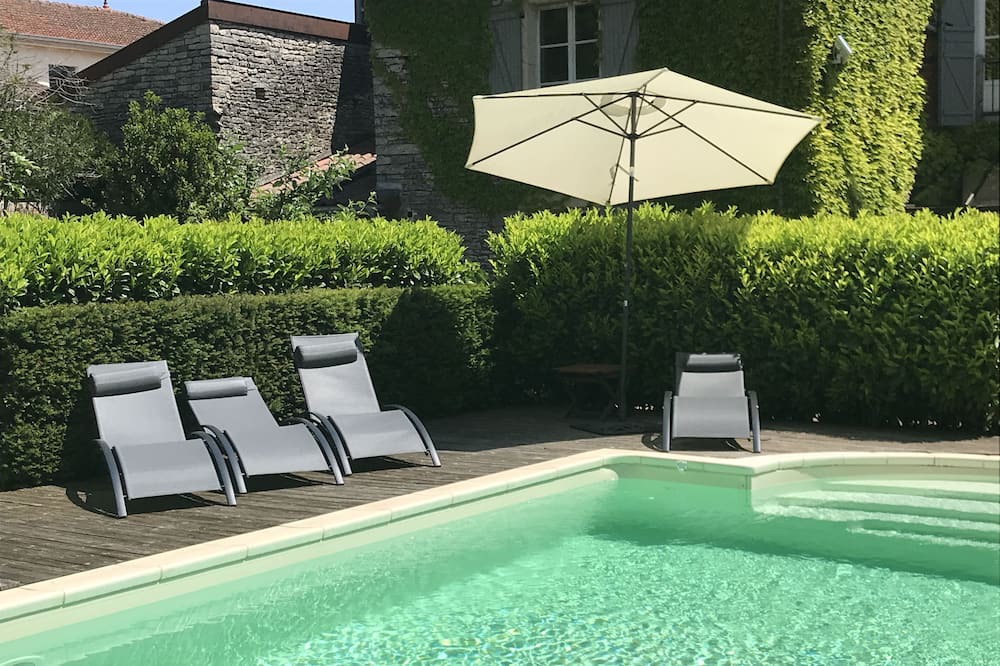 Photo of Outdoor in Saint-Gengoux-de-Scisse