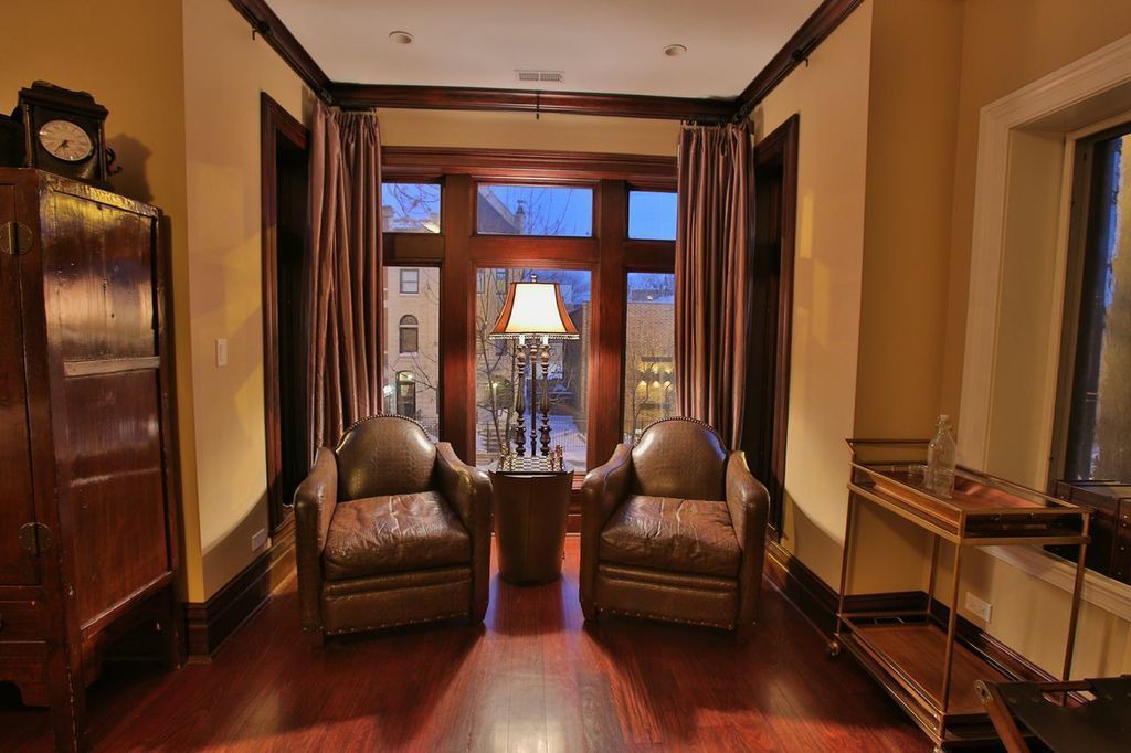 Photo of Livingroom in Lincoln Park