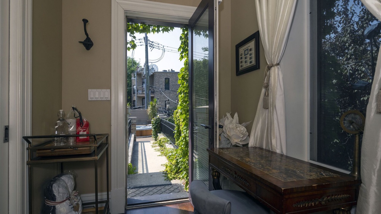 Photo of Bedroom in Lincoln Park