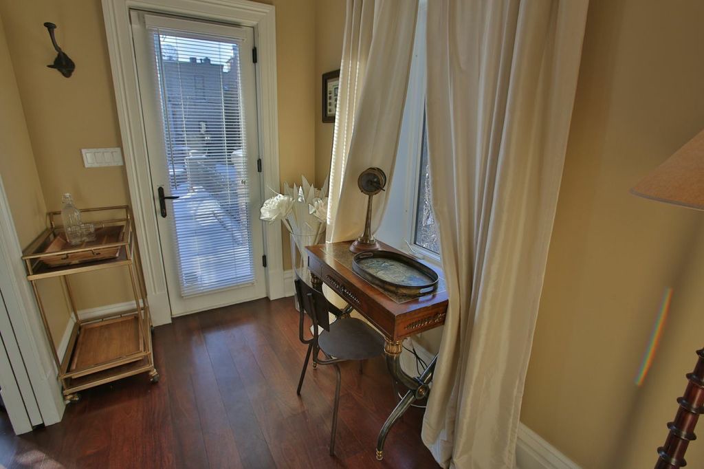 Photo of Livingroom in Lincoln Park
