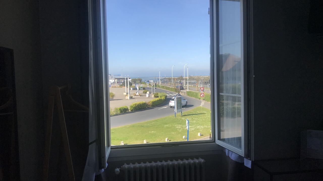 Photo of Bedroom in Ouistreham