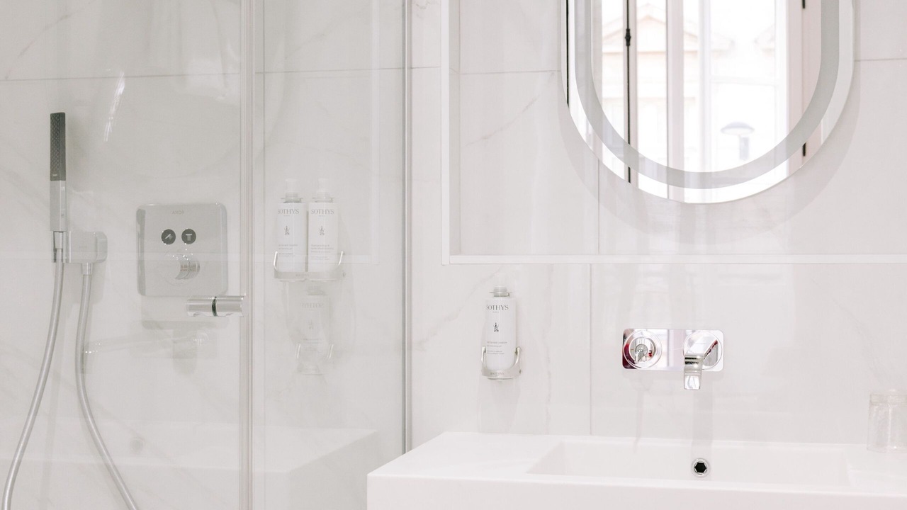 Photo of Bathroom in Hotel de Ville - Quinconces