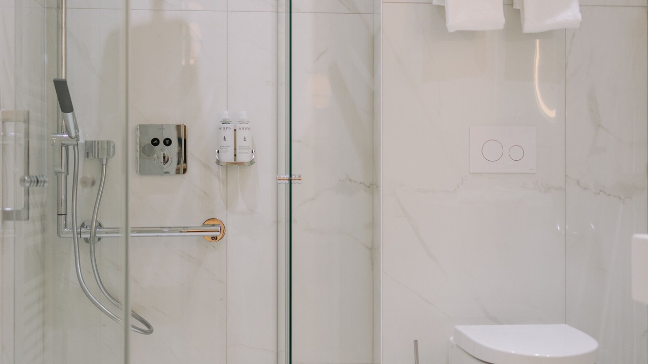 Photo of Bathroom in Hotel de Ville - Quinconces