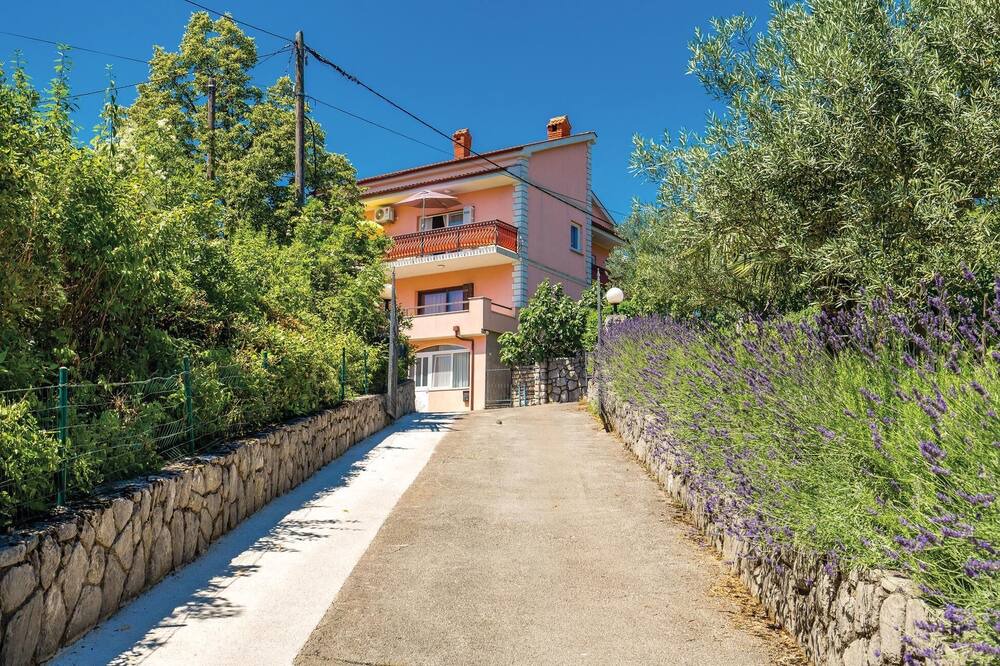Photo of Outdoor in Rubesi