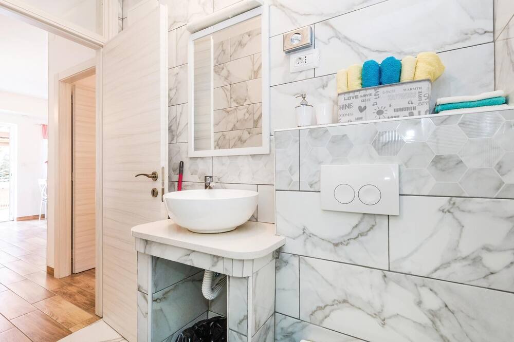Photo of Bathroom in Rubesi