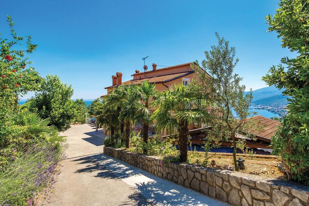 Photo of Outdoor in Rubesi