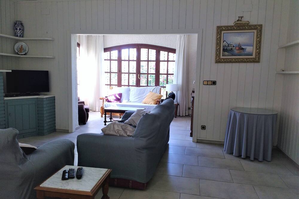 Photo of Livingroom in Les Tres Cales