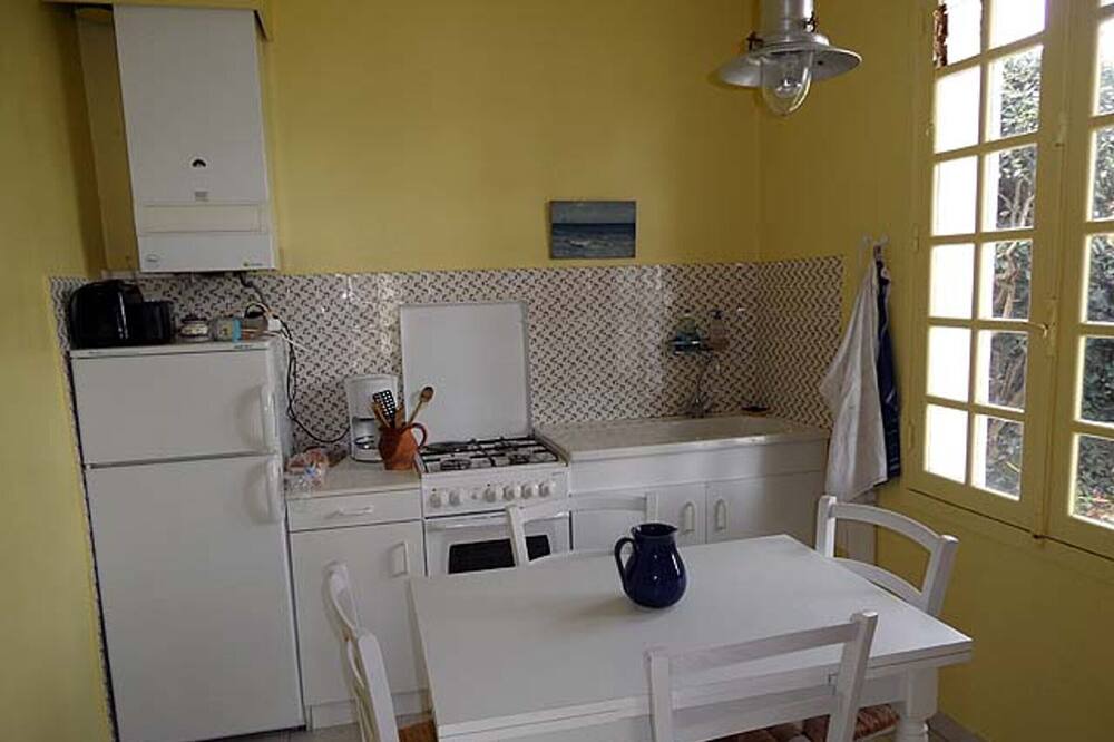 Photo of Kitchen in Saint-Gilles-Croix-de-Vie
