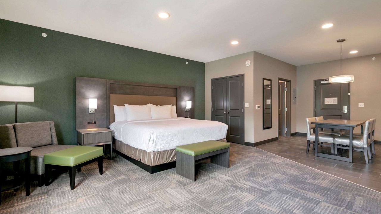 Photo of Bedroom in West Colorado Springs