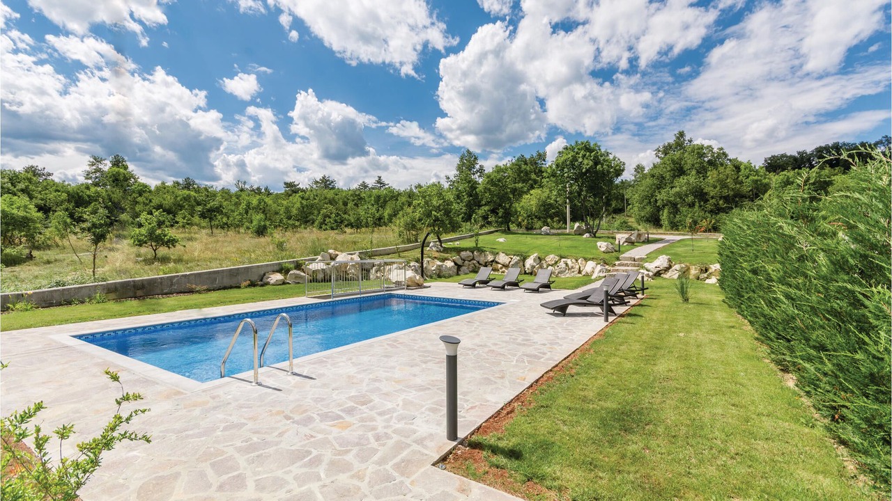 Photo of Outdoor in Grabri
