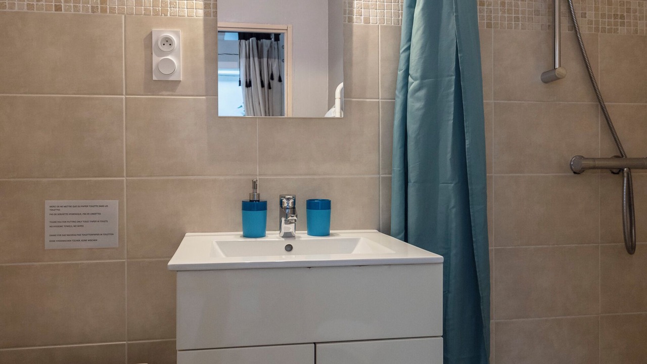 Photo of Bathroom in Civrac-en-Medoc