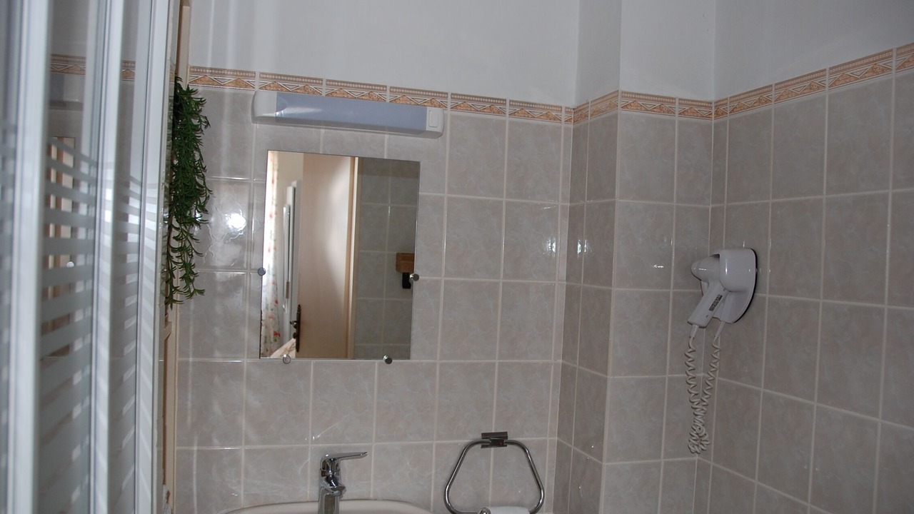 Photo of Bathroom in Bourbon-Lancy