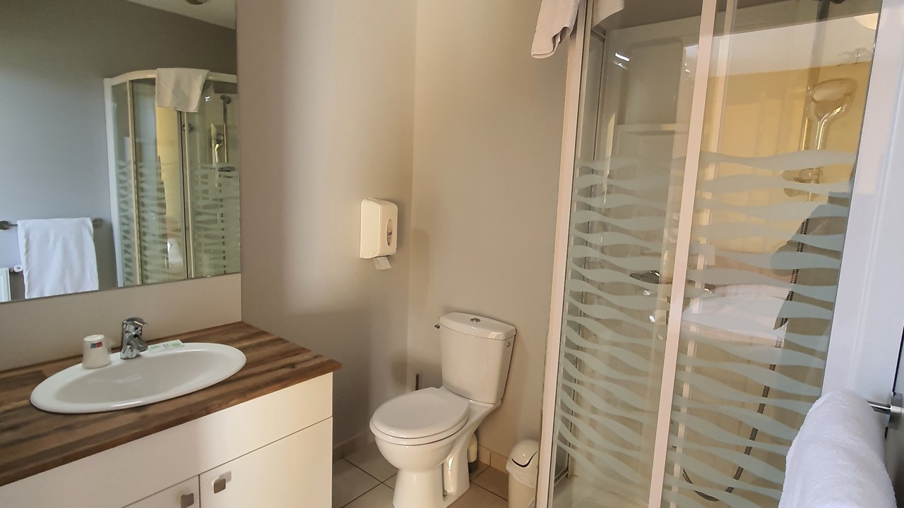 Photo of Bathroom in Craon