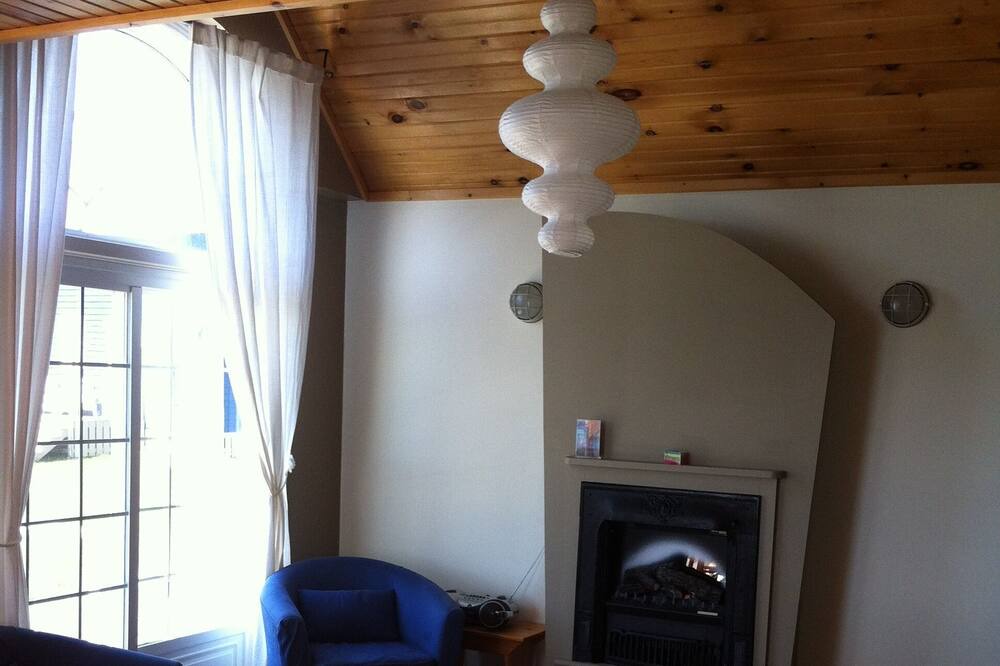 Photo of Livingroom in Darnley