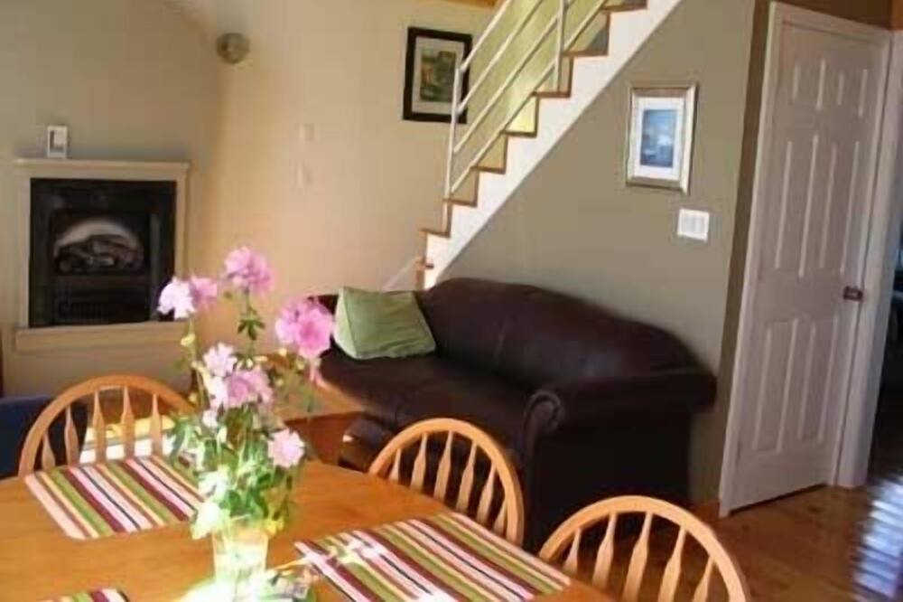 Photo of Bedroom in Darnley